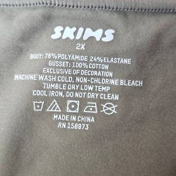 SKIMS BIKINI PANTY NWT - Picture 5 of 9